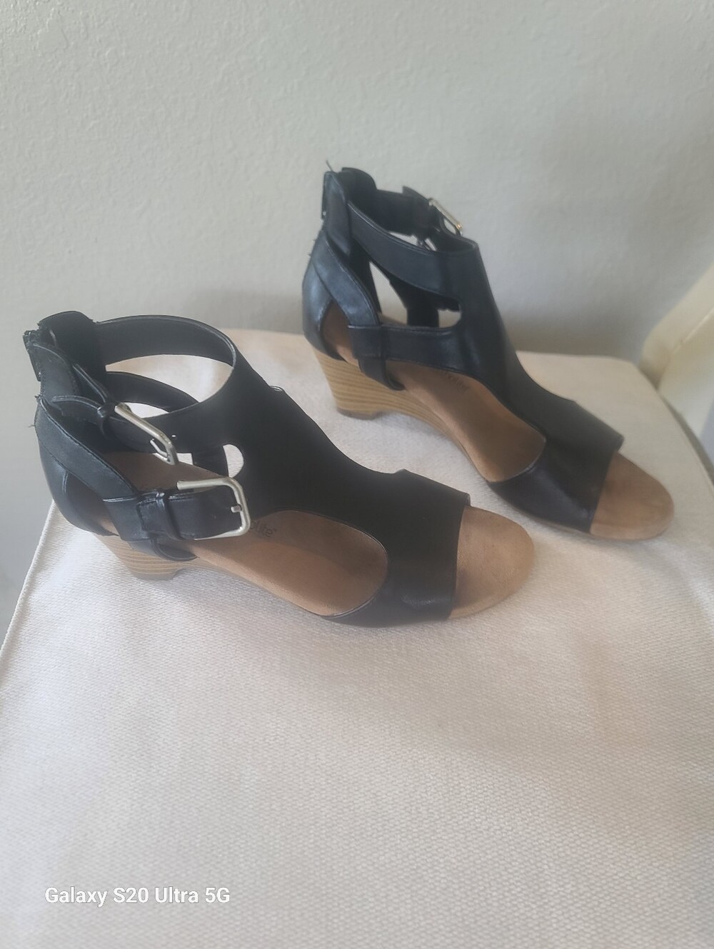 Croft And Barrow Orthlite Women’s Black Cutout Wedge Sandals